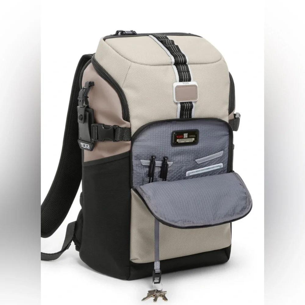 Tumi Alpha Bravo Reserve unisex Backpack Chalk